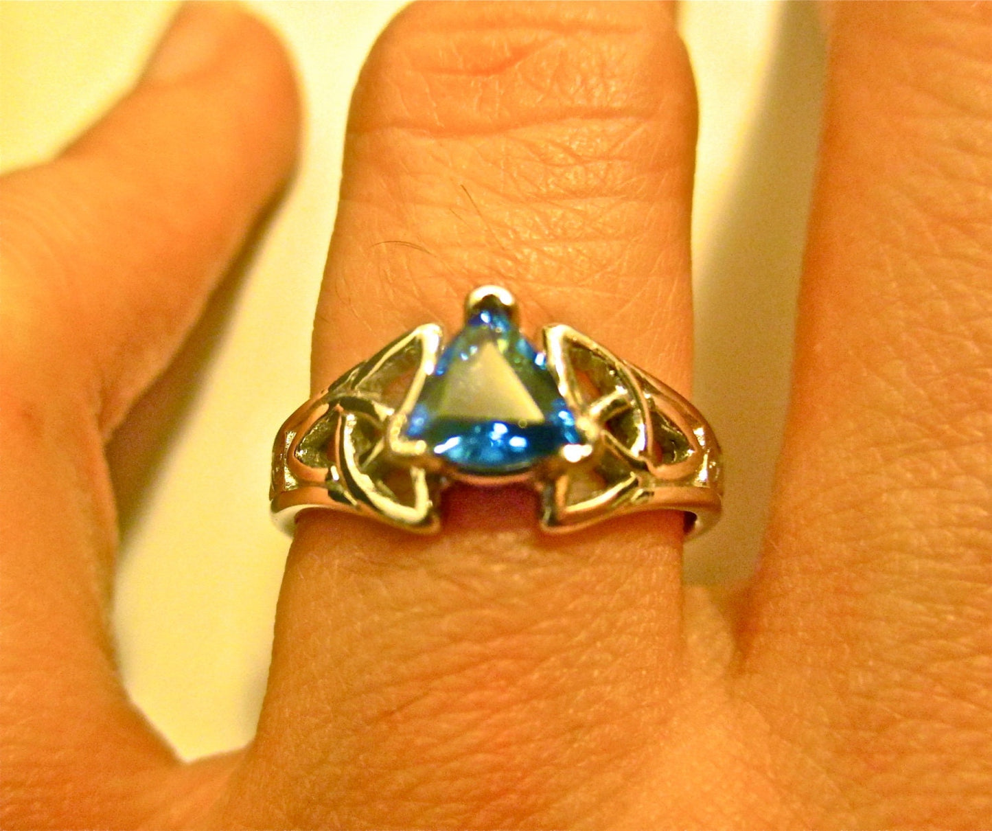 14K White Gold Celtic Love Knot Ring with Sapphire