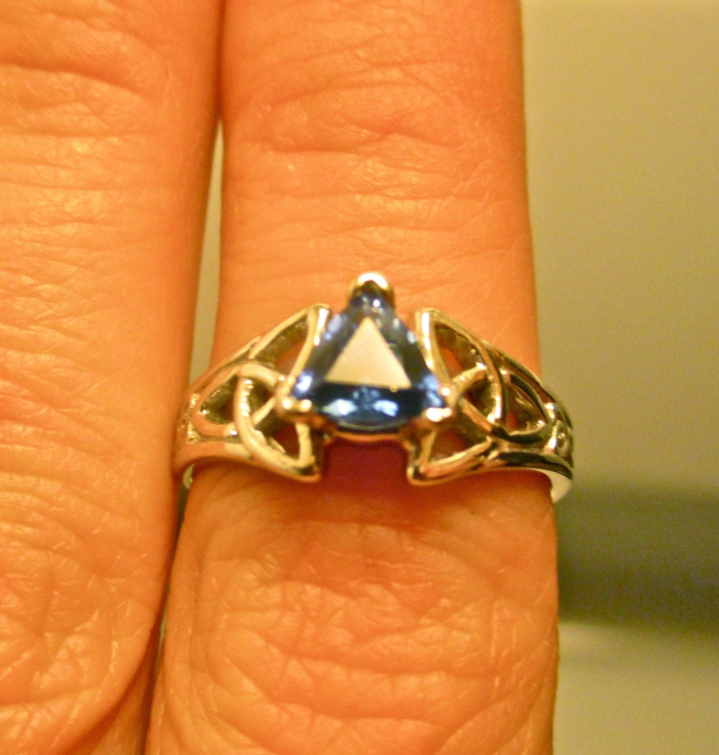 14K White Gold Celtic Love Knot Ring with Sapphire